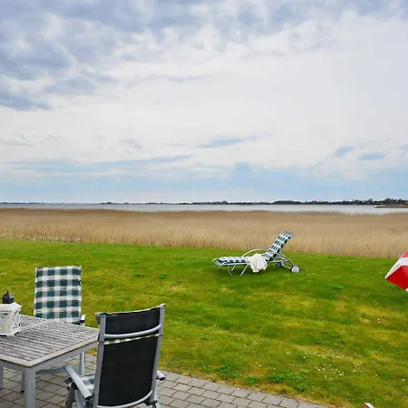 Holiday home Reetdachhaus Boddenblick