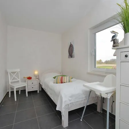 Reetdachhaus Boddenblick Holiday home *